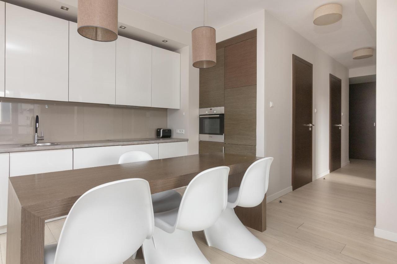 Grzybowska Platinum Apartment Tower A Varsóvia Exterior foto